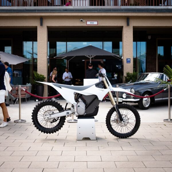 storm bee x – full size electric dirt bik